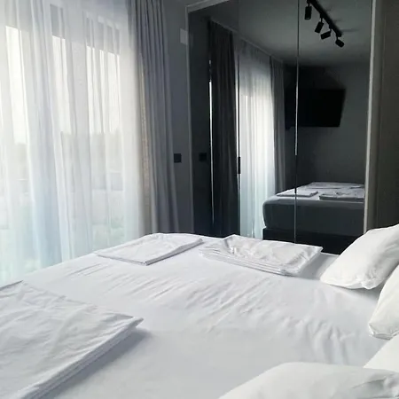 Modern 8 With Rooftop Pool In Vodice * Srima